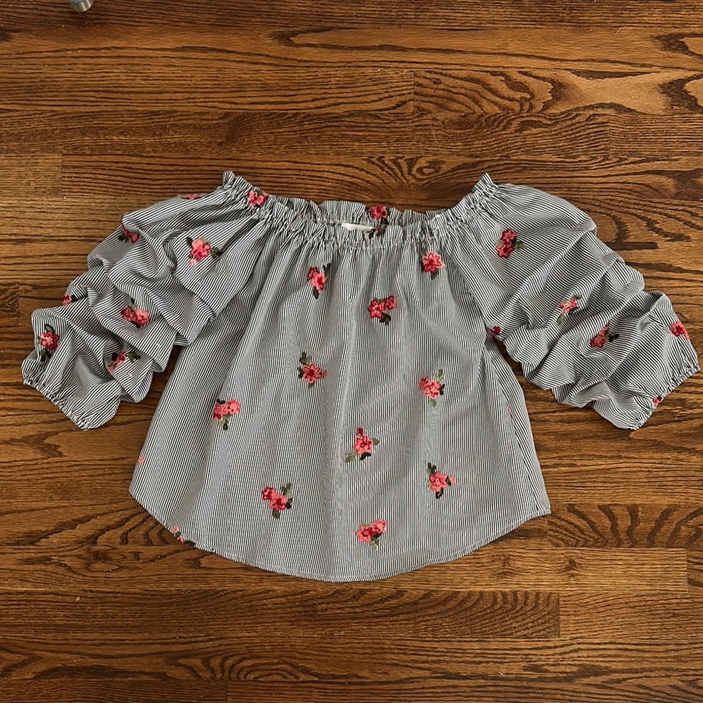Active USA Black & White Pin Striped Off Shoulder Floral Embroidered Top Size M